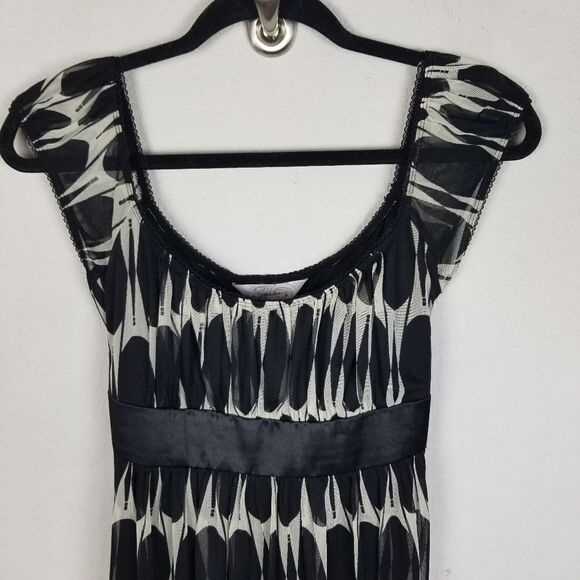 Speechless Scoop Neck Lined Tie Back Dress - Picture 3 of 8